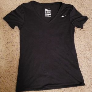 Black Nike T
